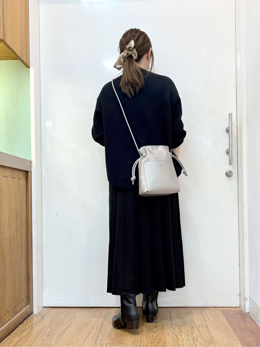 だいわさんの「SHOO･LA･RUE｜キラキラバックストレッチブーツ」を使ったコーディネート