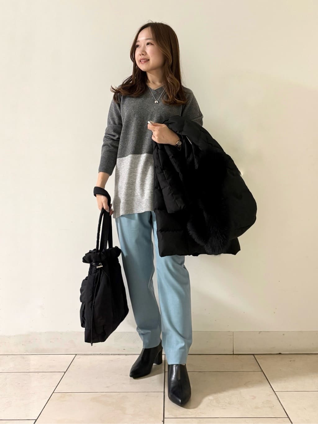 kahoさんの「INDIVI｜【名品／撥水／抗菌防臭】ロング丈リサイクルダウンコート」を使ったコーディネート