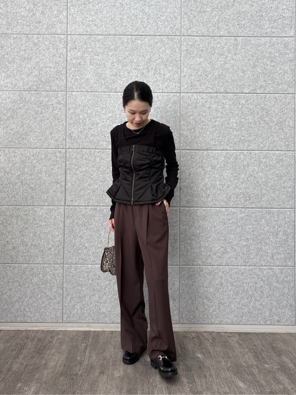 ひなさんの「INDIVI｜タンクレイヤーフライスカットソー」を使ったコーディネート