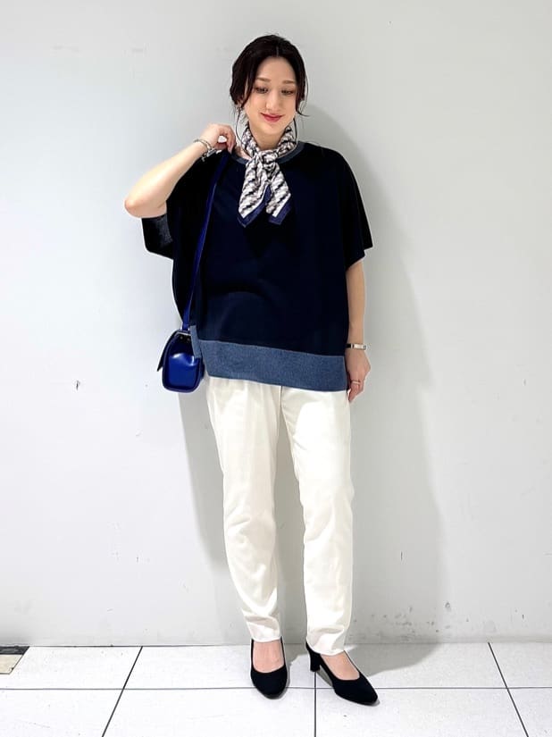 そんさんの「INDIVI｜【洗える／二の腕カバー】バイカラーラメニット」を使ったコーディネート