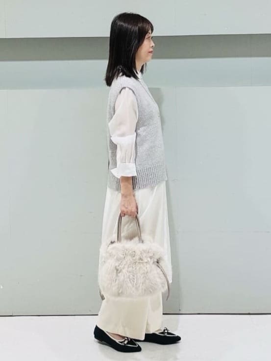 makiさんの「UNTITLED｜【ニットと重ね着に/前開きボタン】シアーロングシャツ」を使ったコーディネート