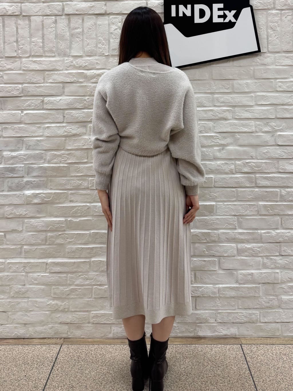 mihaさんの「index｜ラメフェザープルオーバーセット ニットワンピース【洗濯機OK】《XS～LL》」を使ったコーディネート
