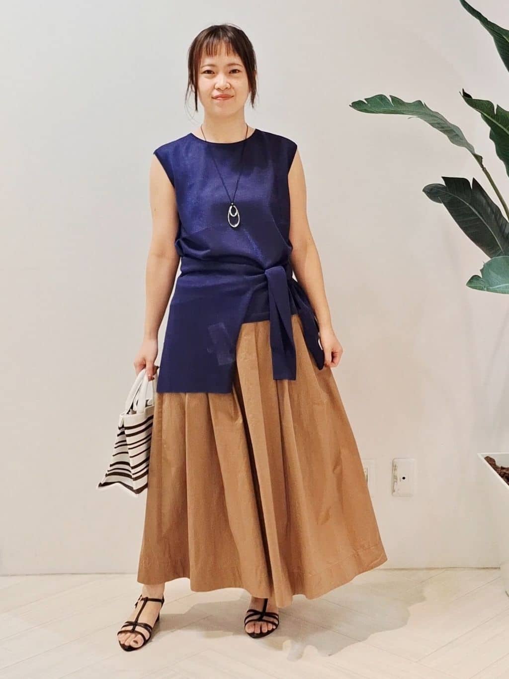 YuKaRiさんの「UNTITLED｜【アンサンブル可/洗える】シアーノースリーブ プルオーバー」を使ったコーディネート
