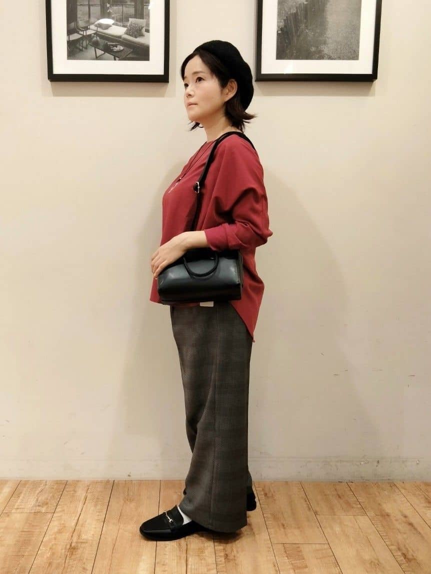 SHOOLARUEさんの「SHOO･LA･RUE｜【高レビュー/洗濯後しわになりにくい】1枚でサマ見え 8分袖ドルマンブラウス」を使ったコーディネート