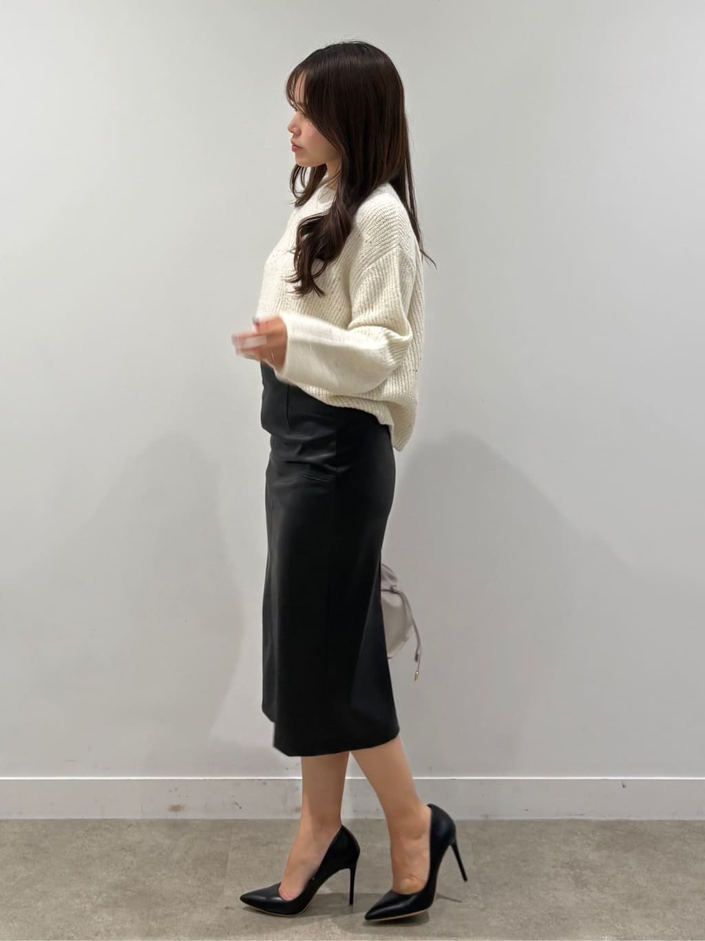 MISAKIさんの「COUP DE CHANCE｜【手洗い可】スパンコール付ニットトップス」を使ったコーディネート