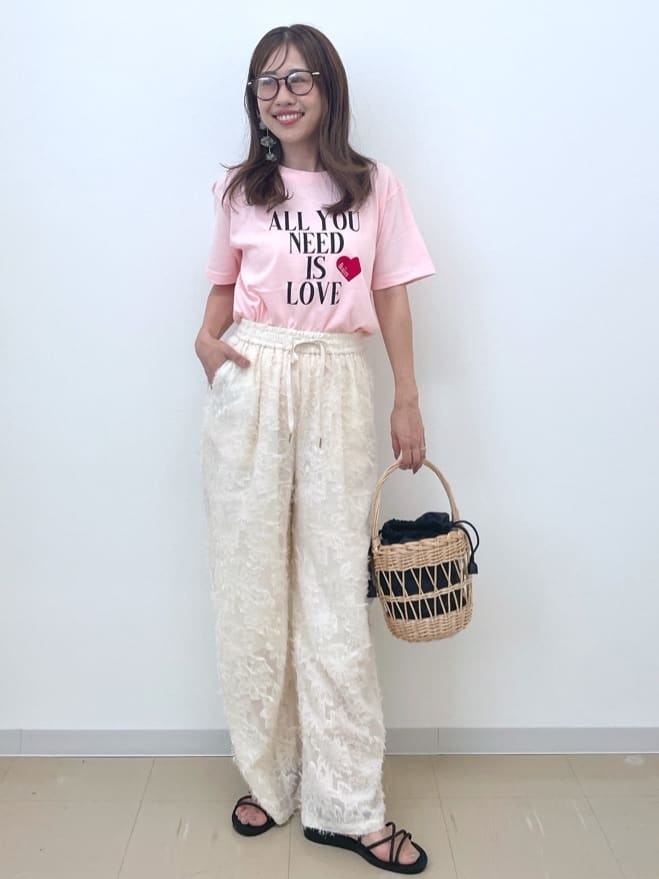 Akiさんの「OPAQUE.CLIP｜ロックTシャツ別注アソート【GREEN DAY／METALLICA／THE BEATLES】」を使ったコーディネート