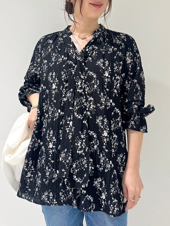 そんさんの「INDIVI｜【洗える／シアーストライプ】ロング丈着流しカーディガン」を使ったコーディネート
