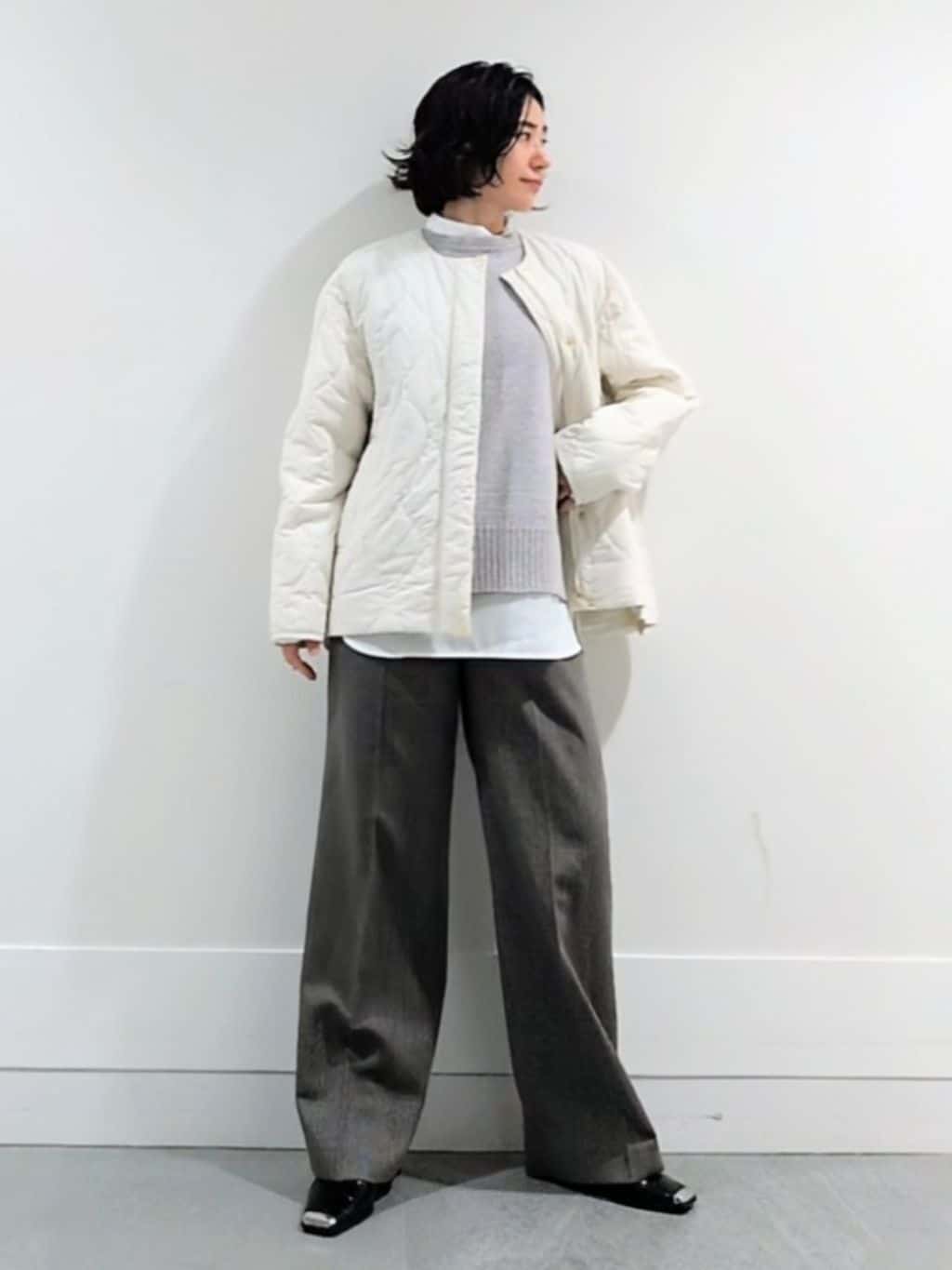 ミズタさんの「UNTITLED｜【重ね着レイヤードに】杢調ニットベスト」を使ったコーディネート