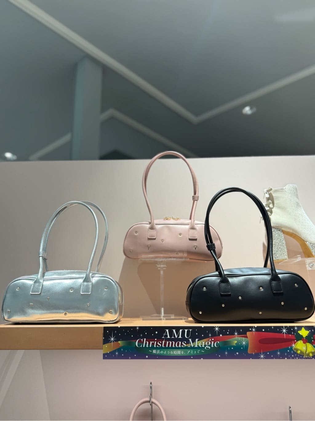 neinaさんの「ESPERANZA｜【ラク盛り／ショートブーツ】リピーター続出／脚長美脚 マルチWAYショートブーツ」を使ったコーディネート