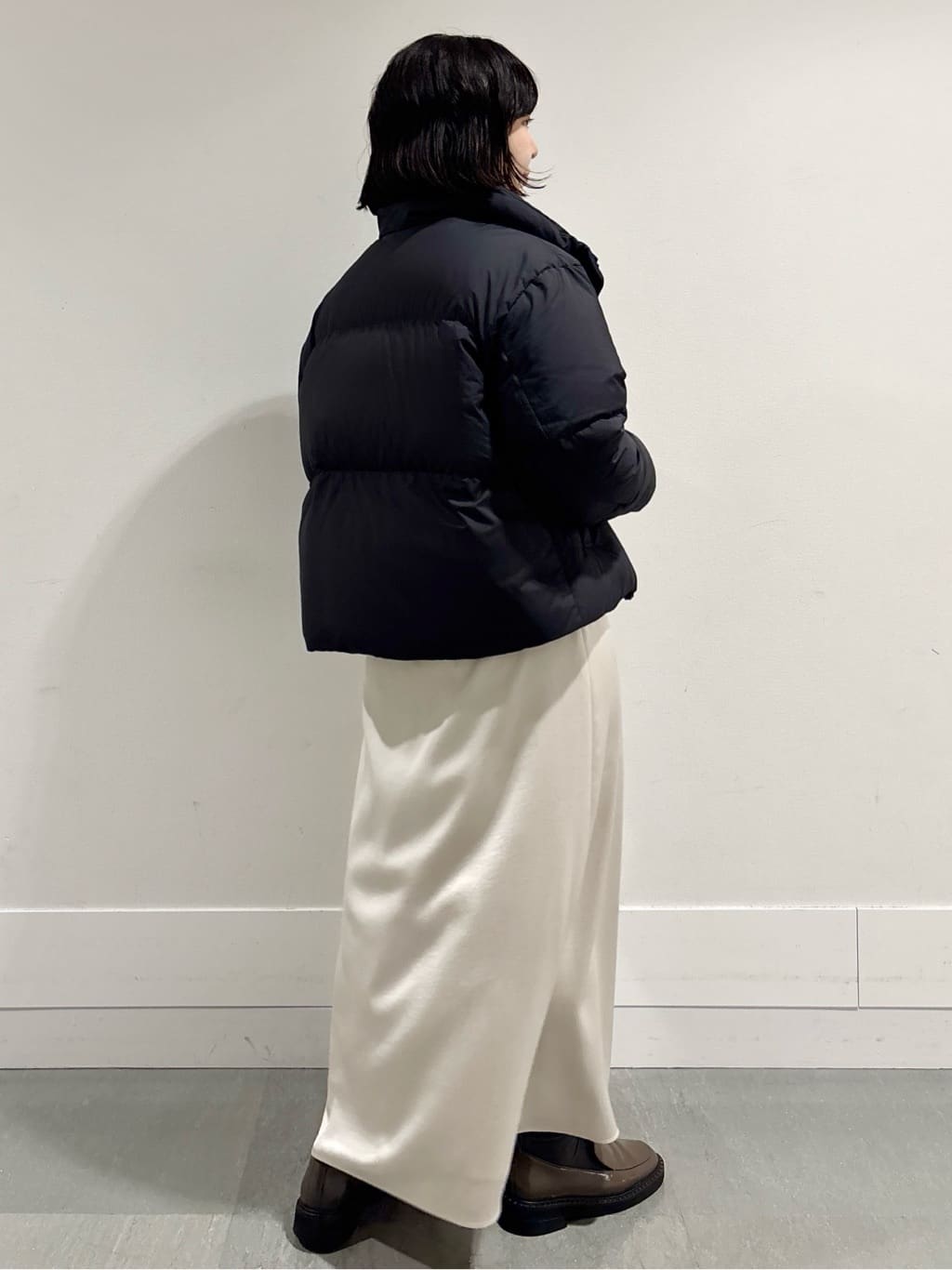 モエカさんの「UNTITLED｜【8色展開／コンパクト丈】レーヨン混 コクーンニット」を使ったコーディネート