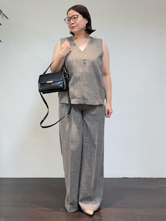 Asamiさんの「UNTITLED｜【セットアップ可/洗える】梳毛調合繊Vネックベスト」を使ったコーディネート