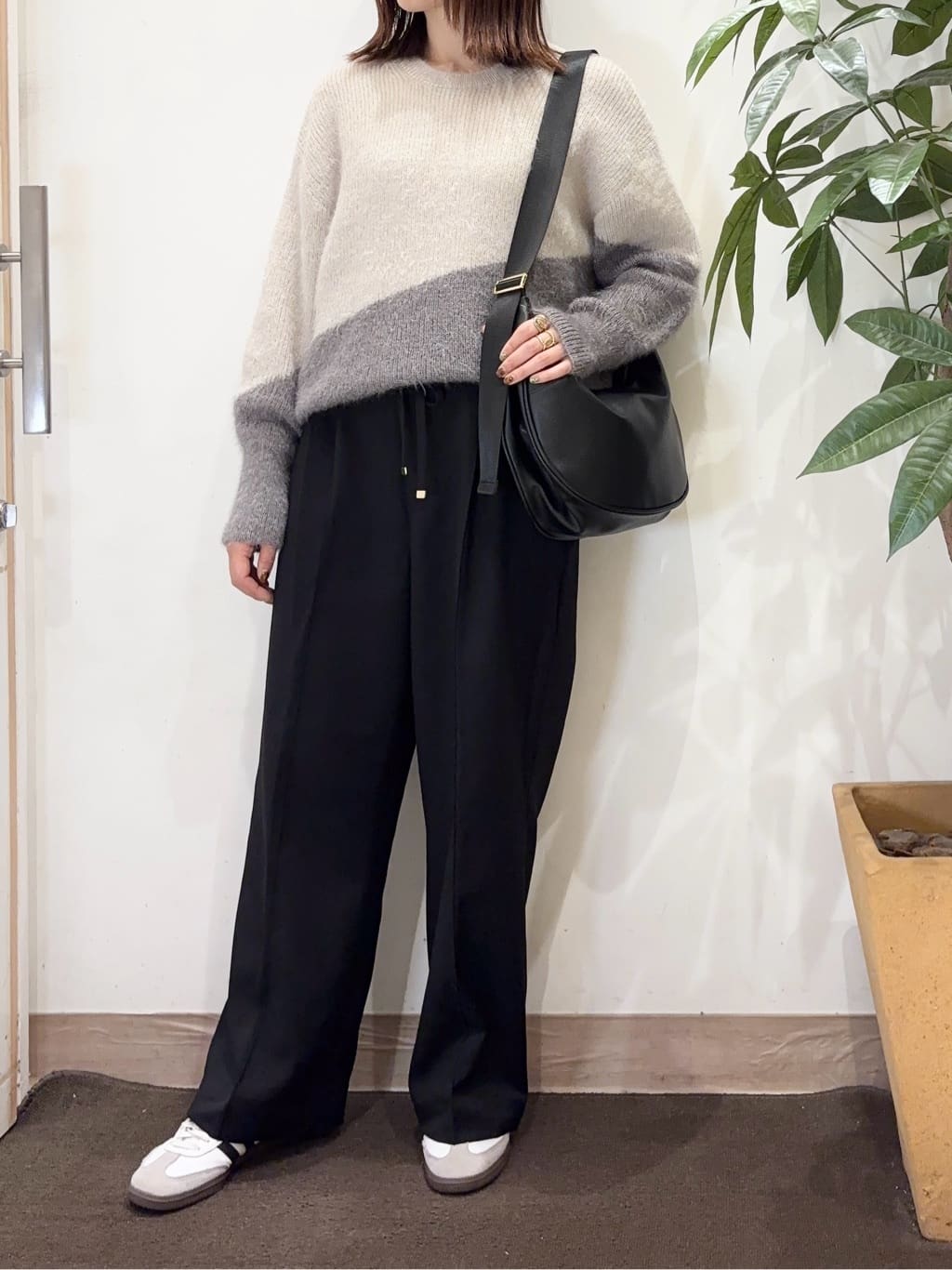 宗形さんの「SHOO･LA･RUE｜【洗濯機可/S-LL/高レビュー】上品シルエットで美しい イージーワイドパンツ」を使ったコーディネート