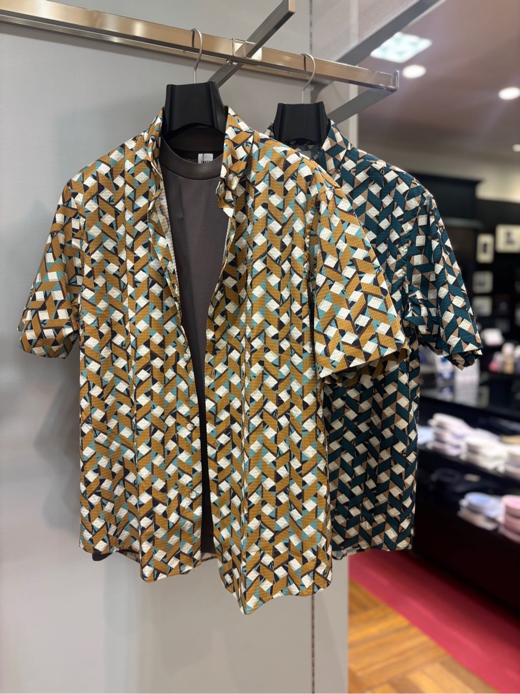 ヒナさんの「TAKEO KIKUCHI｜【COOL CITY WEAR】籠目アート柄 サッカーシャツ /通気性」を使ったコーディネート