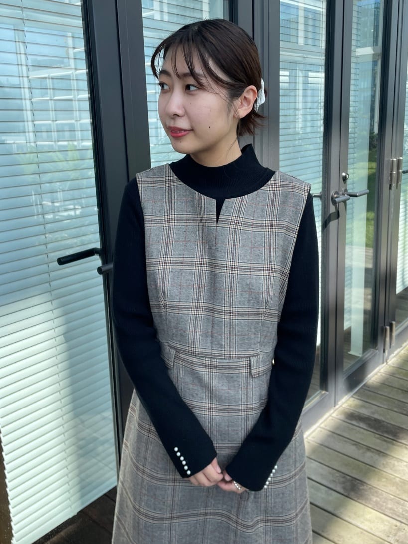 abeさんの「Couture brooch｜【美シルエット・大人可愛い・通勤】TRチェックジャンスカ」を使ったコーディネート