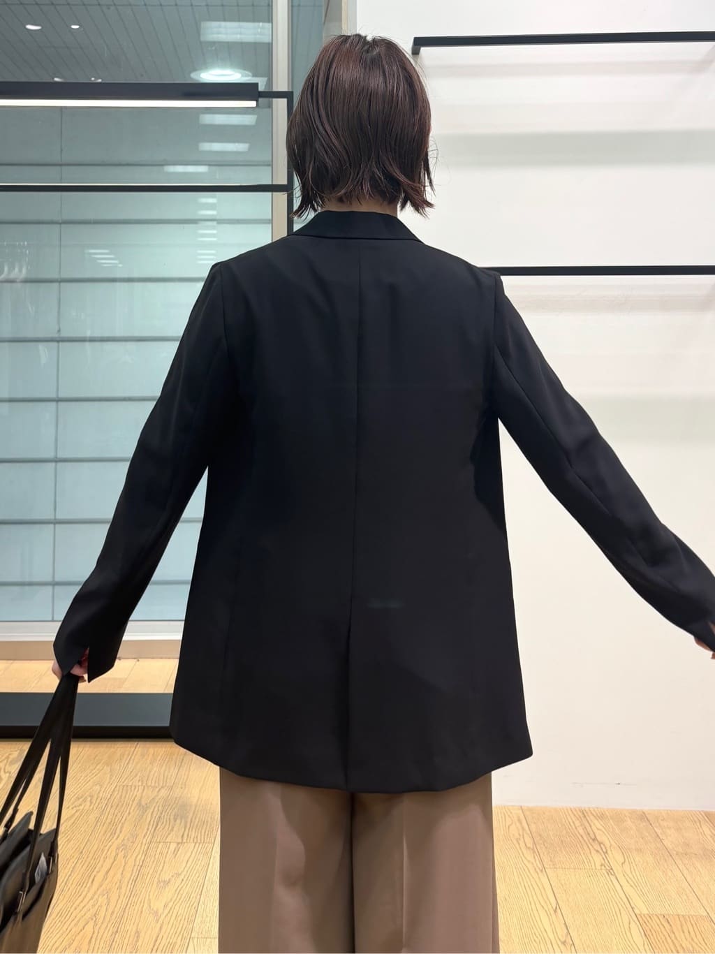 asamiさんの「INDIVI｜【セットアップ可能】ビスチェレイヤード風トップス」を使ったコーディネート