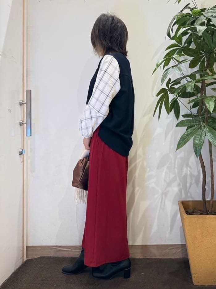misakiさんの「SHOO･LA･RUE｜【洗濯後しわになりにくい】ポケット付き ナロースカート」を使ったコーディネート