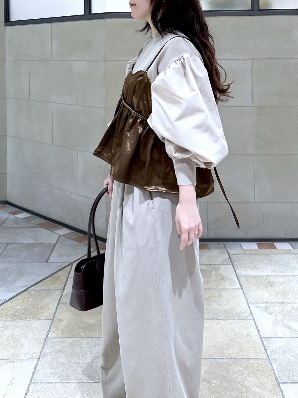 よねさんの「INDIVI｜【再入荷】ファブリックフォルムスリーブニット」を使ったコーディネート
