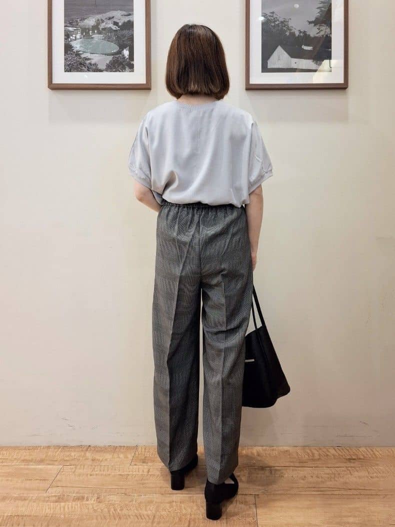 まあるさんの「SHOO･LA･RUE｜【ひんやり/洗濯後しわになりにくい】リブ切り替えドルマンブラウス」を使ったコーディネート