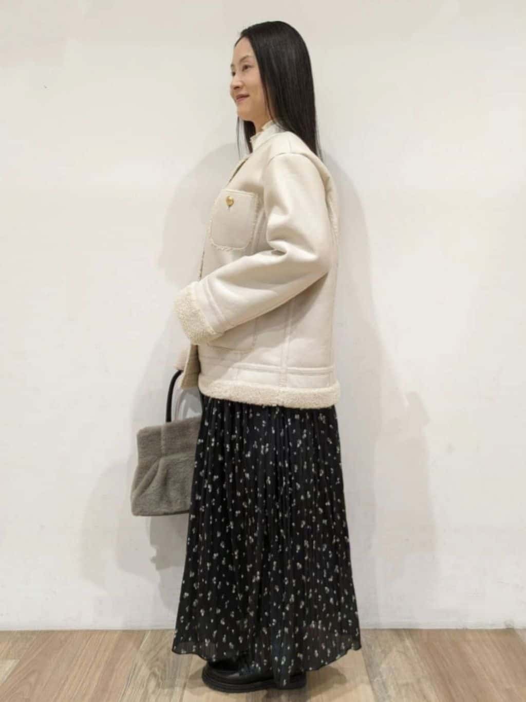 にこさんの「grove｜フェイクムートンボアジャケット」を使ったコーディネート