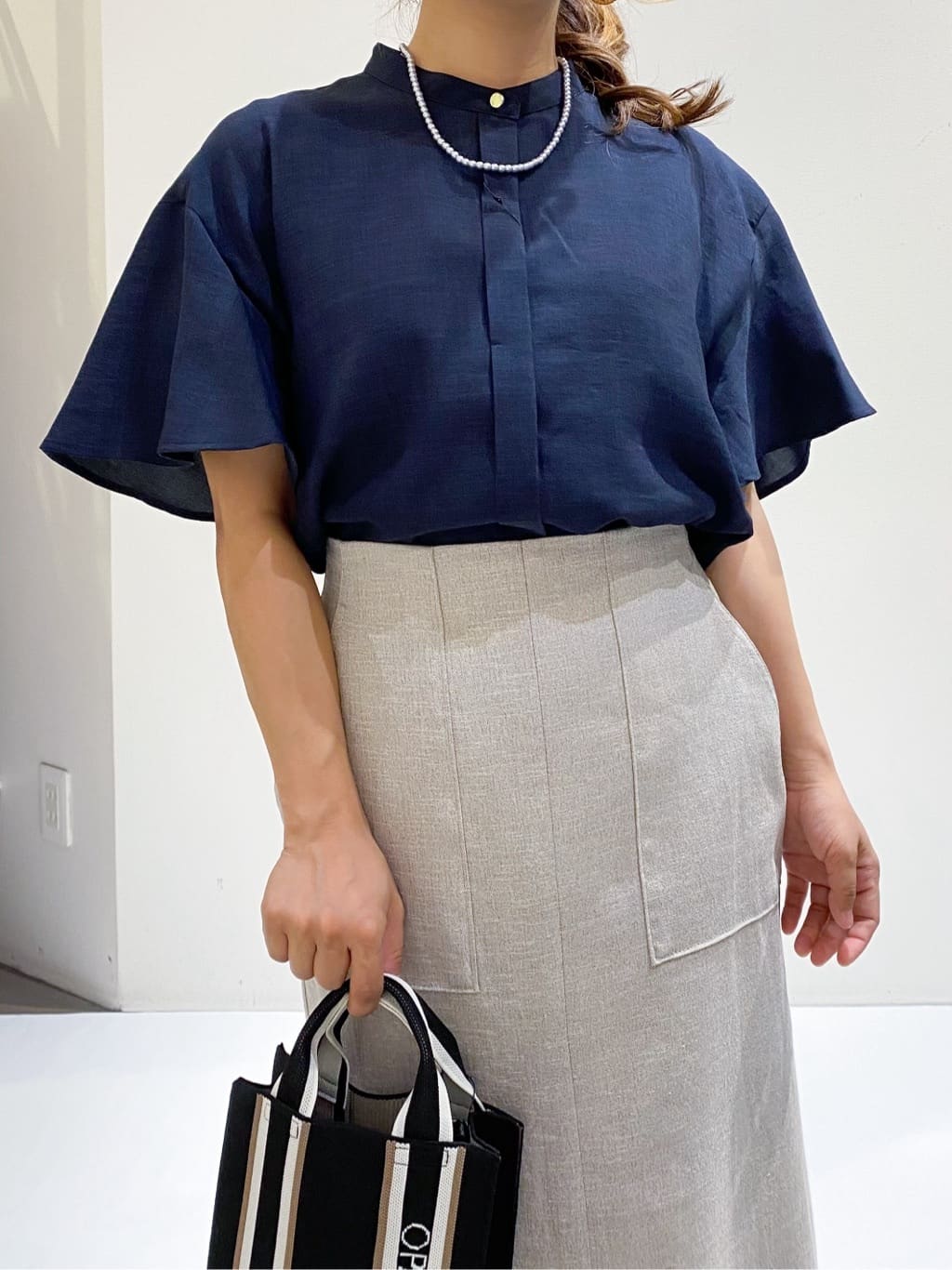 ちぃさんの「OPAQUE.CLIP｜《美人百花掲載》ストレッチリネンライクタイトスカート【洗濯機洗い可】」を使ったコーディネート