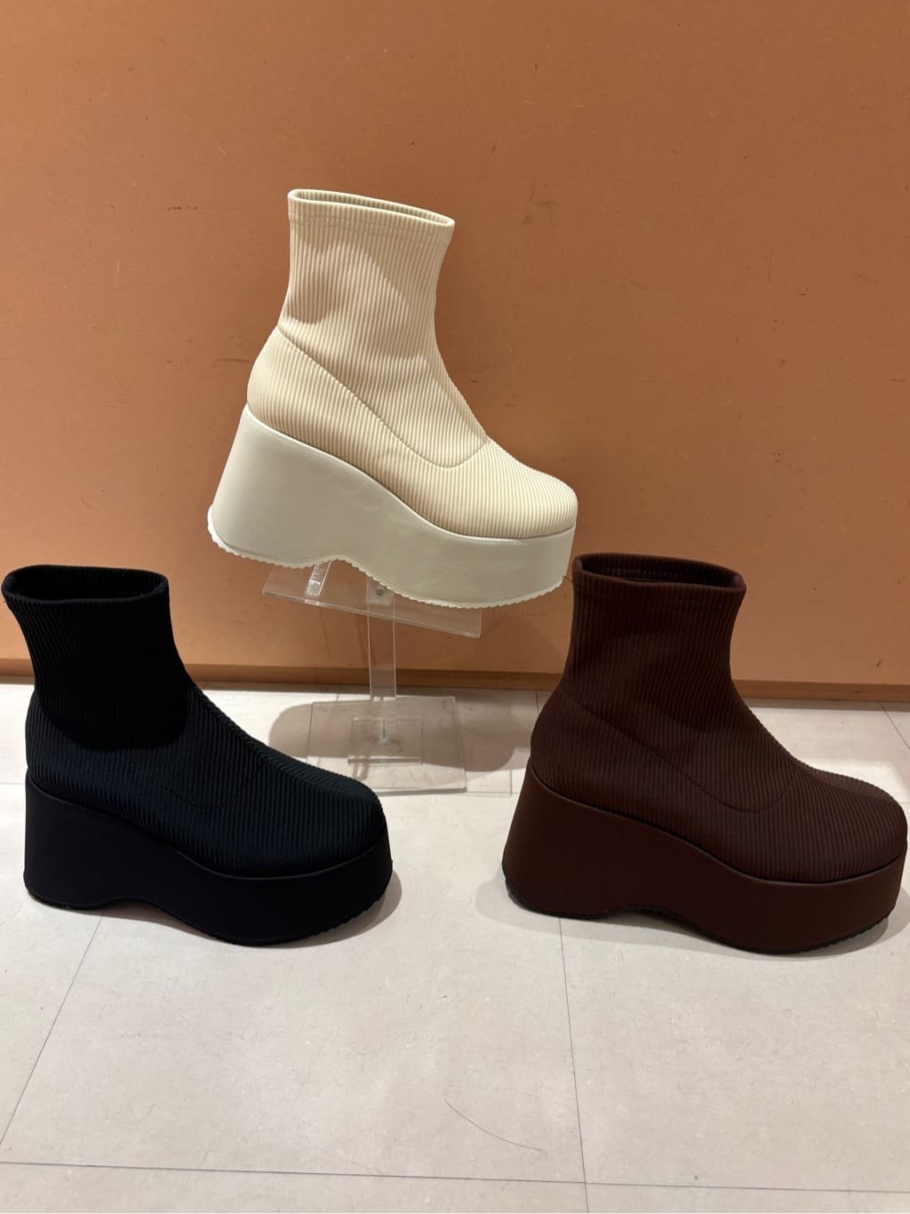 SACHAさんの「ESPERANZA｜厚底ニットショートブーツ」を使ったコーディネート