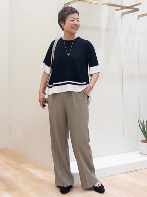 シュウコさんの「grove｜涼やか体型カバー　配色シアーニットプルオーバー」を使ったコーディネート