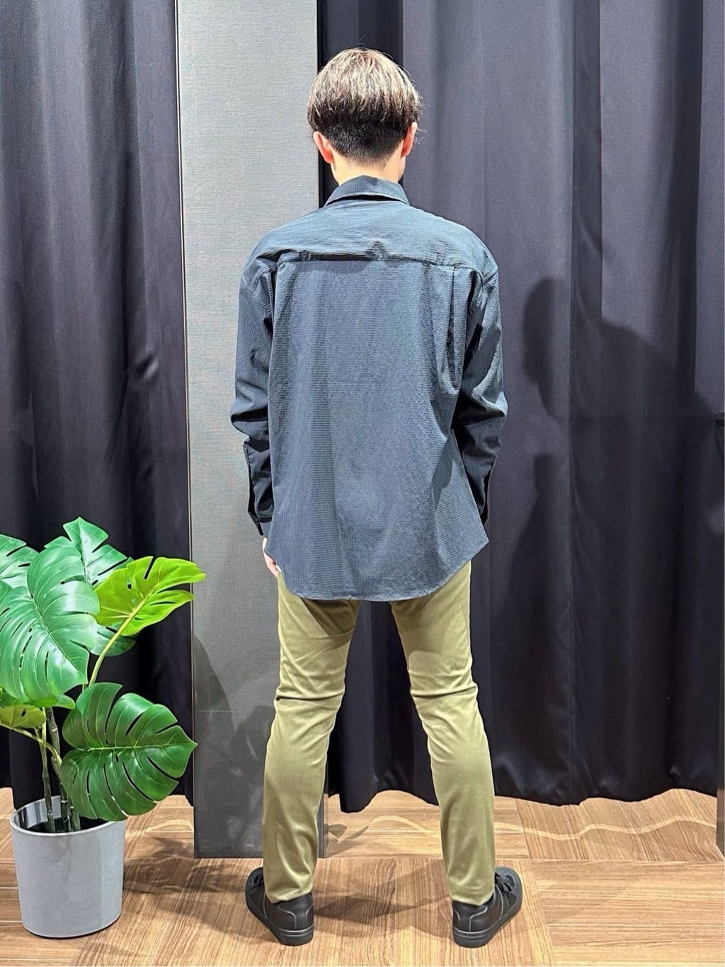 tomoyaさんの「THE SHOP TK｜リンクスジオメトリック長袖Tシャツ【サスティナブル素材使用/洗濯機OK】」を使ったコーディネート