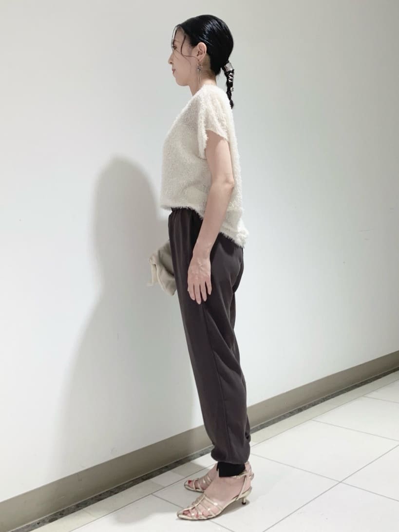 環さんの「UNTITLED｜【セットアップ可/洗える】フェザーフレンチスリーブブラウス」を使ったコーディネート