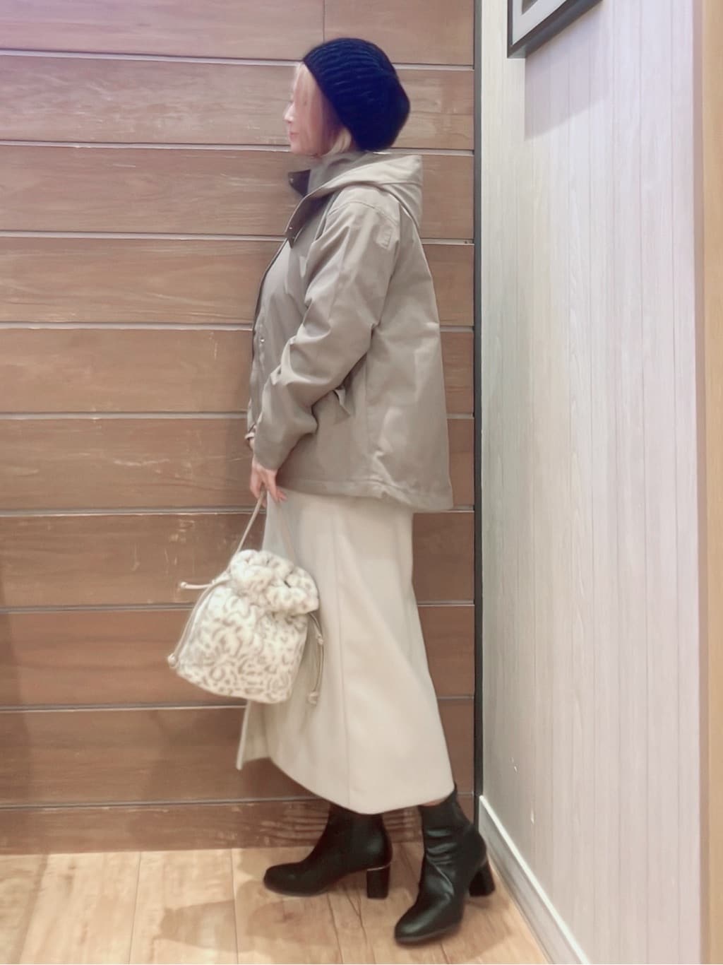aaamiさんの「SHOO･LA･RUE｜【S-LL/あったか】すらりときれい見え ベイカー風ナロースカート」を使ったコーディネート