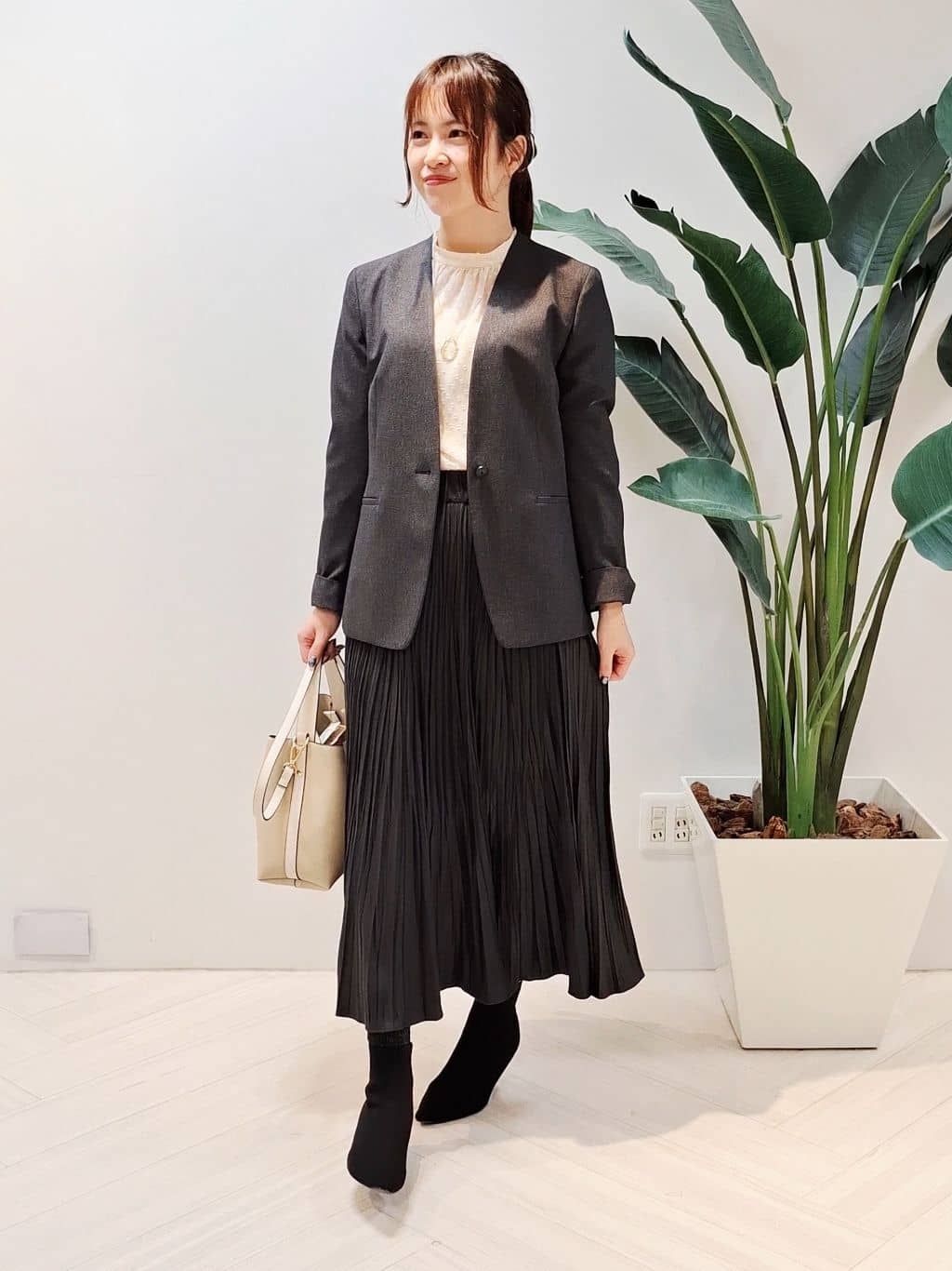 YuKaRiさんの「UNTITLED｜【洗える／通勤／スーツ】メランジストレッチ ノーカラージャケット」を使ったコーディネート