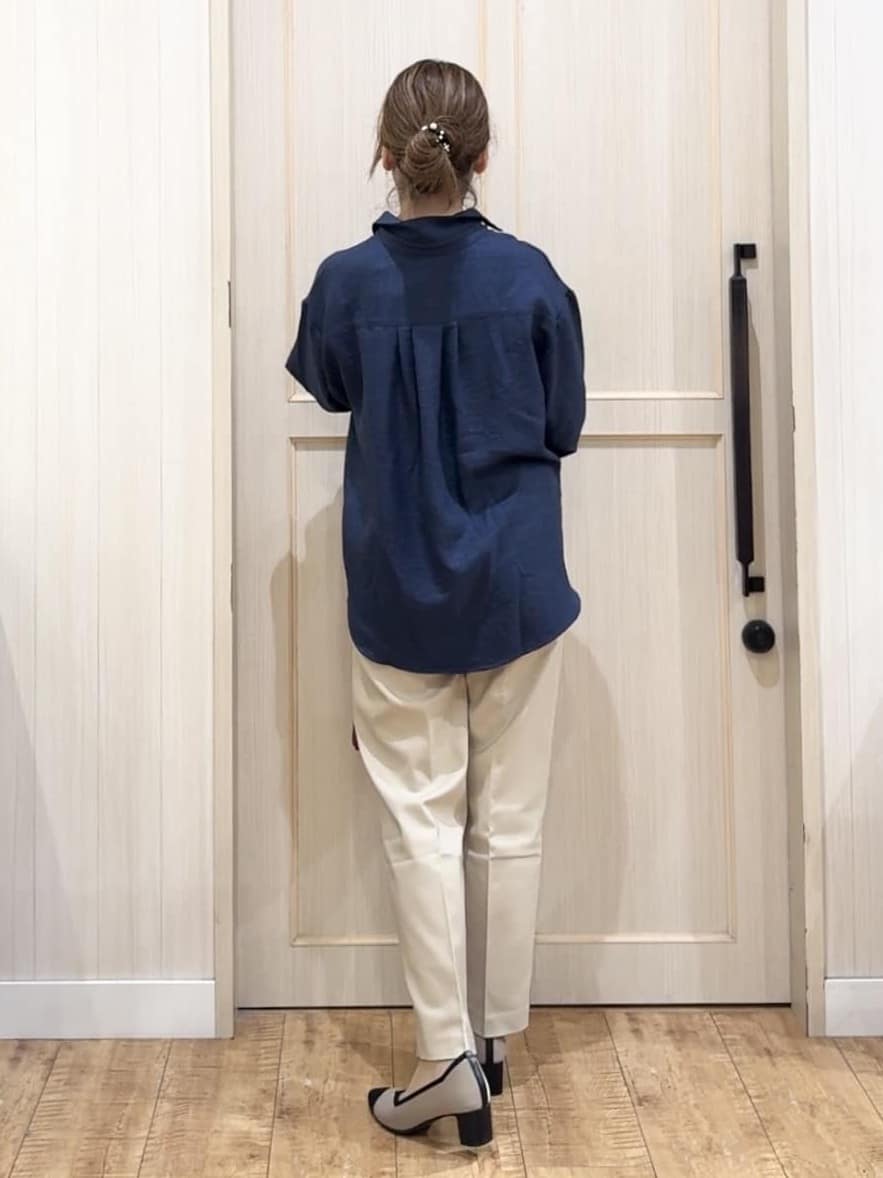 Y O k Oさんの「SHOO･LA･RUE｜【S-LL】インせず着られる デニムライク前開きブラウス」を使ったコーディネート
