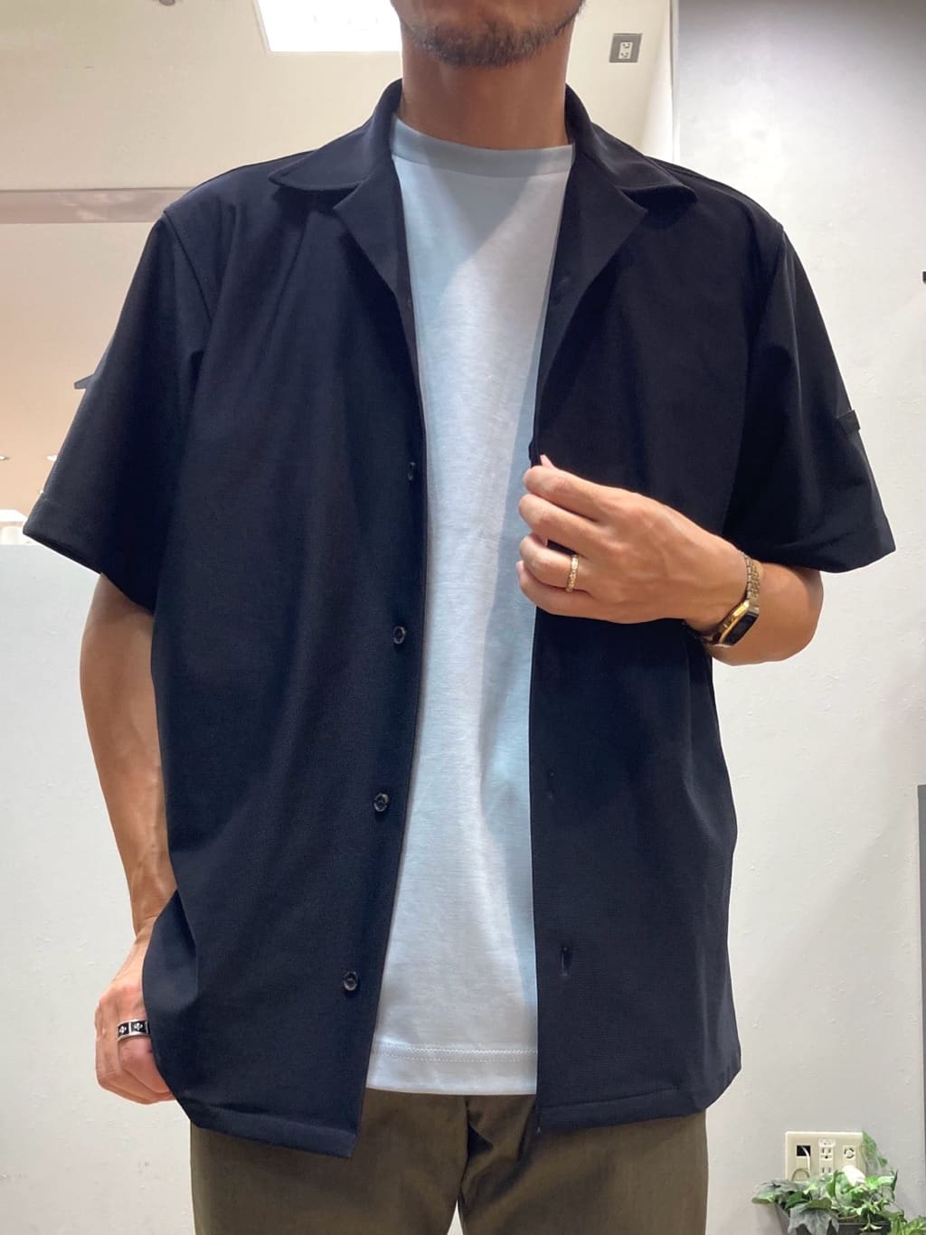 シュンさんの「TAKEO KIKUCHI｜【COOL CITY WEAR】エアートール オープンカラーシャツ /接触冷感・通気性」を使ったコーディネート