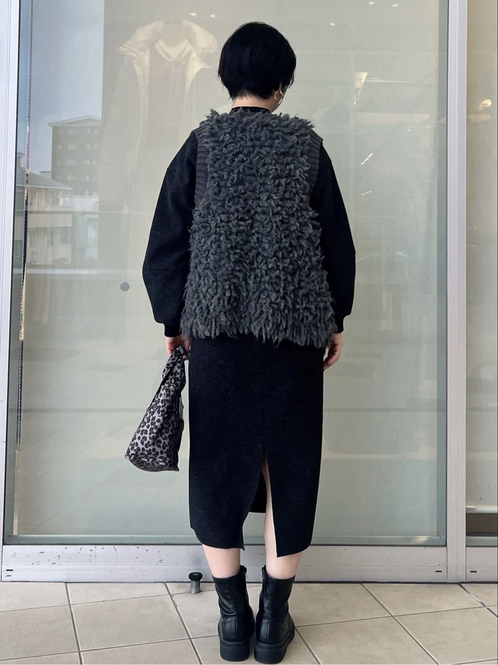 yo-koさんの「OPAQUE.CLIP｜ループヤーンニットベスト【洗濯機OK】」を使ったコーディネート
