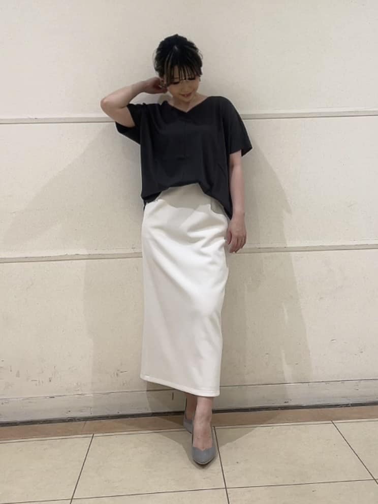 watanabeさんの「UNTITLED｜【接触冷感/洗える】Vネックコットンプルオーバー」を使ったコーディネート