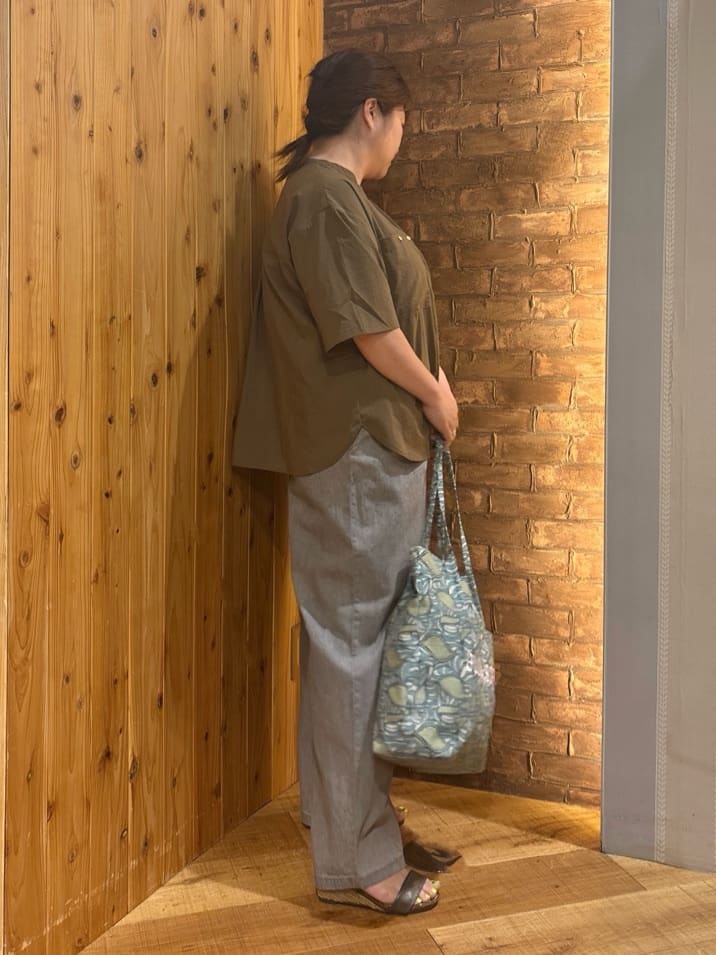 ゆかぴさんの「SHOO･LA･RUE｜暑い夏も軽やかに デニムイージーワイドパンツ」を使ったコーディネート
