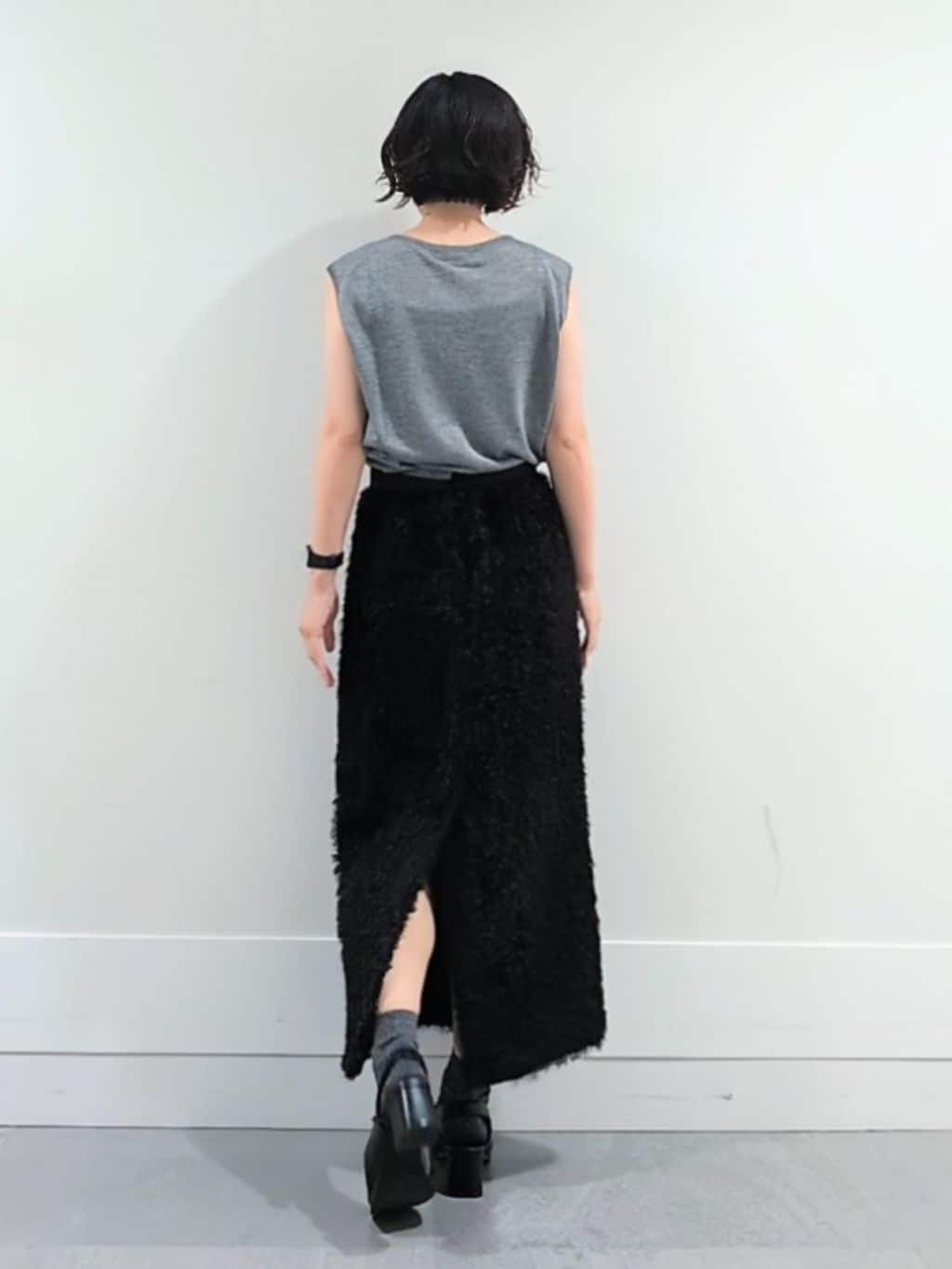 ミズタさんの「UNTITLED｜【アンサンブル可/洗える】シアーノースリーブ プルオーバー」を使ったコーディネート