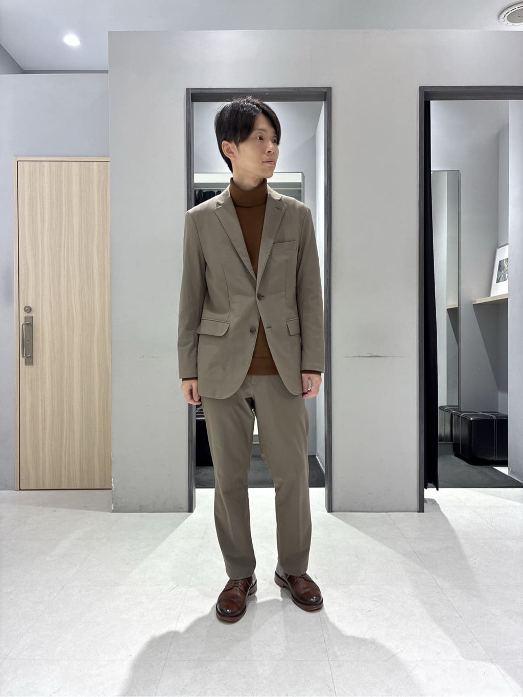 わいずみさんの「TAKEO KIKUCHI｜【ウールカシミヤブレンド】ビーバー調 スタンドカラー コート」を使ったコーディネート