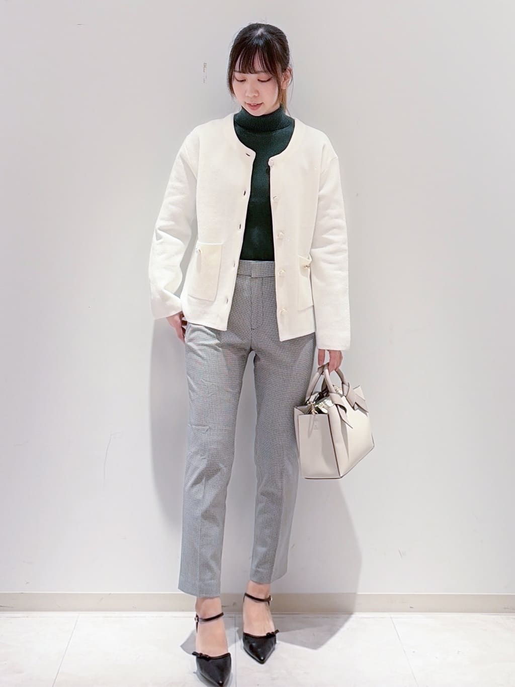yurinaさんの「index｜ウォームストレッチテーパードパンツ【洗濯機OK／防シワ／吸湿発熱】《XS～3L》」を使ったコーディネート