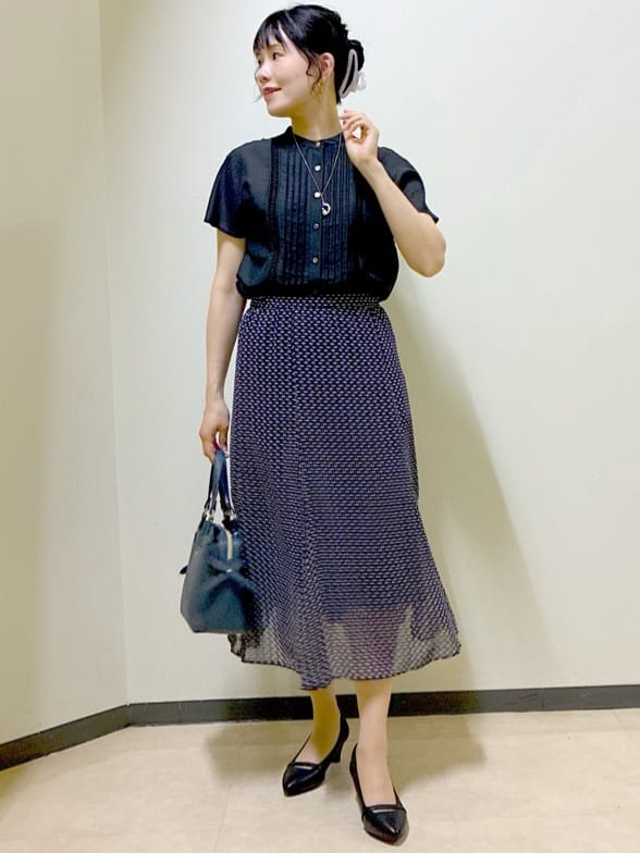  beni_gingerさんの「Reflect｜【WEB先行カラーあり／マシンウォッシュ可／ウエスト総ゴム】コツキ幾何柄ロングスカート」を使ったコーディネート