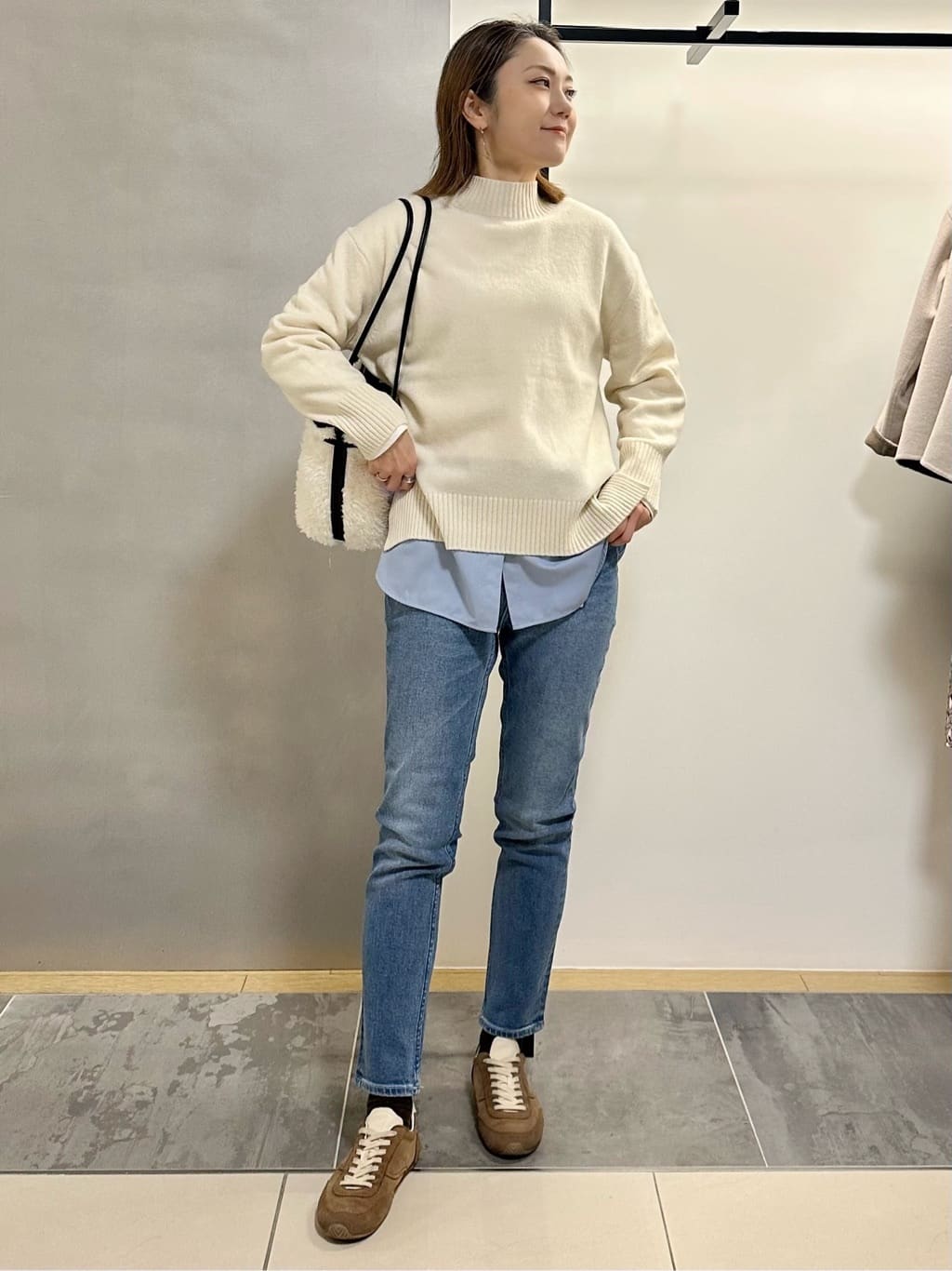 MAIさんの「INDIVI｜【通年活躍！褒められデニム】スキニー デニムパンツ」を使ったコーディネート