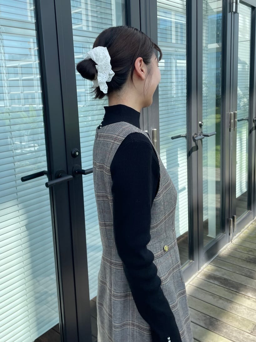 abeさんの「Couture brooch｜【美シルエット・大人可愛い・通勤】TRチェックジャンスカ」を使ったコーディネート