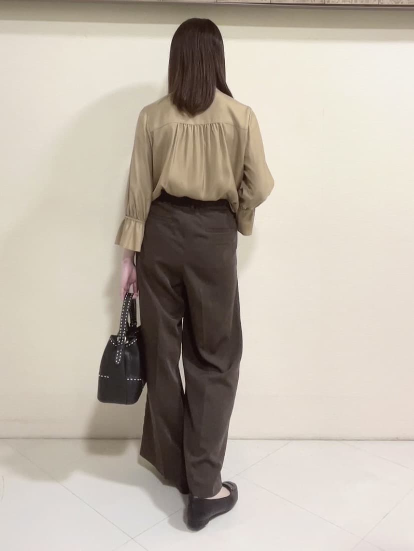 yukaさんの「Reflect｜【キレイめスタイル／通勤におすすめ◎】ボウタイシャンブレーカラーブラウス」を使ったコーディネート