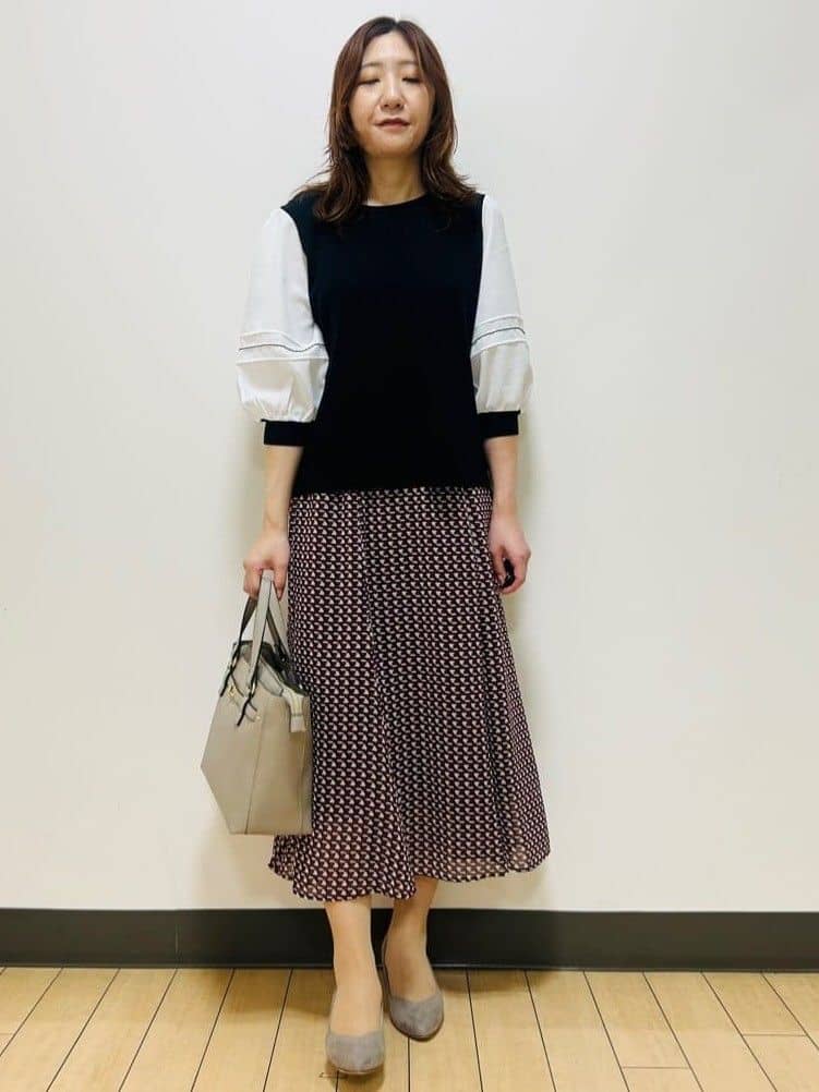miiiさんの「Reflect｜【WEB先行カラーあり／マシンウォッシュ可／ウエスト総ゴム】コツキ幾何柄ロングスカート」を使ったコーディネート