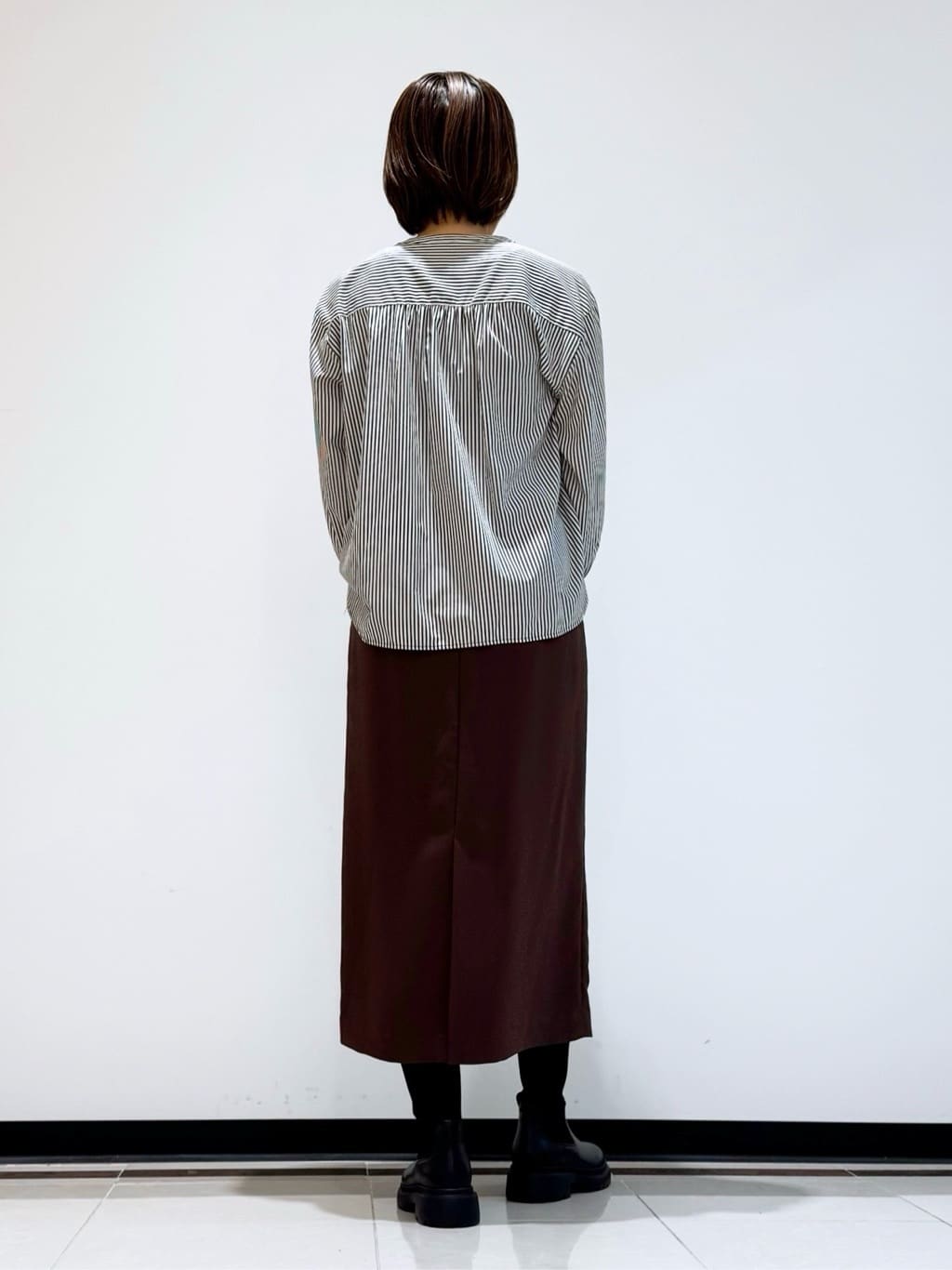 mikaさんの「INDIVI｜【洗える】胸元タックフリル長袖ブラウス」を使ったコーディネート