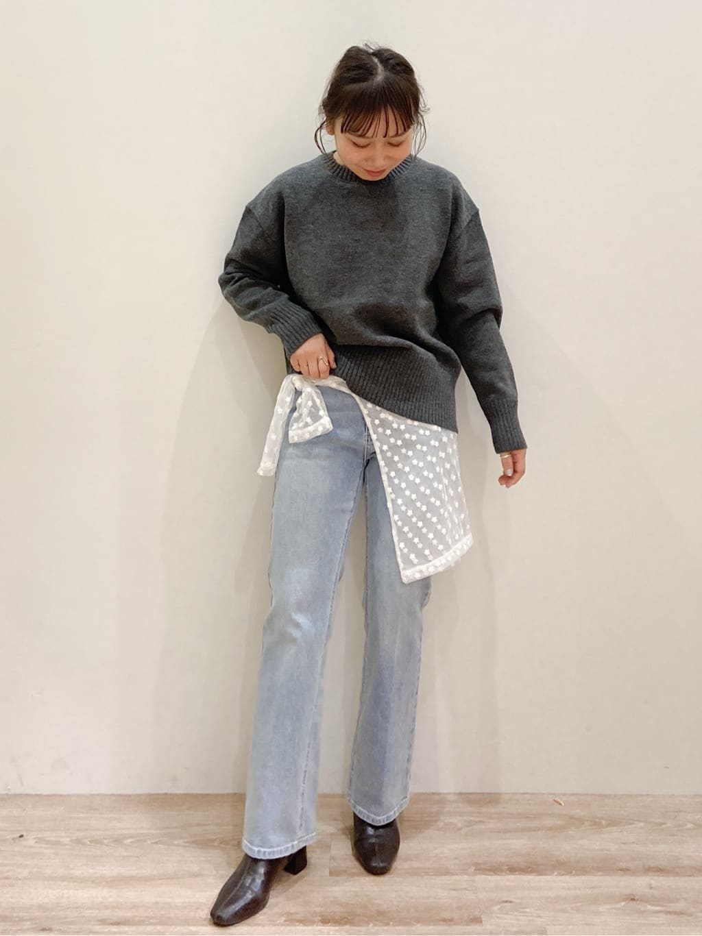 risayanさんの「OPAQUE.CLIP｜チュールフラワー刺繍シアートップス【洗濯機OK】」を使ったコーディネート