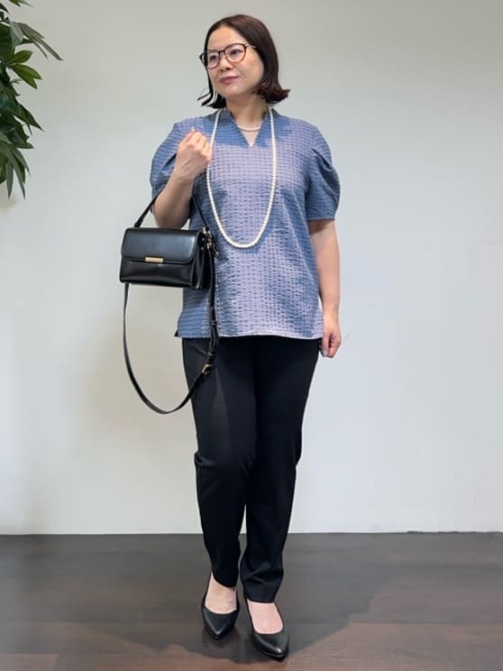 Asamiさんの「UNTITLED｜【はっ水/後ろウエストゴム/洗える】ストレッチテーパードパンツ」を使ったコーディネート