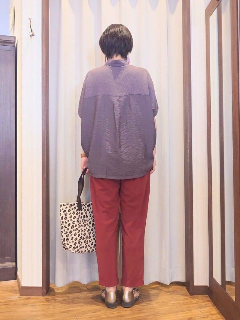 ERIKOさんの「SHOO･LA･RUE｜【洗える/S-LL/5分袖】1枚でも羽織としても。さらさらドレープシャツ」を使ったコーディネート