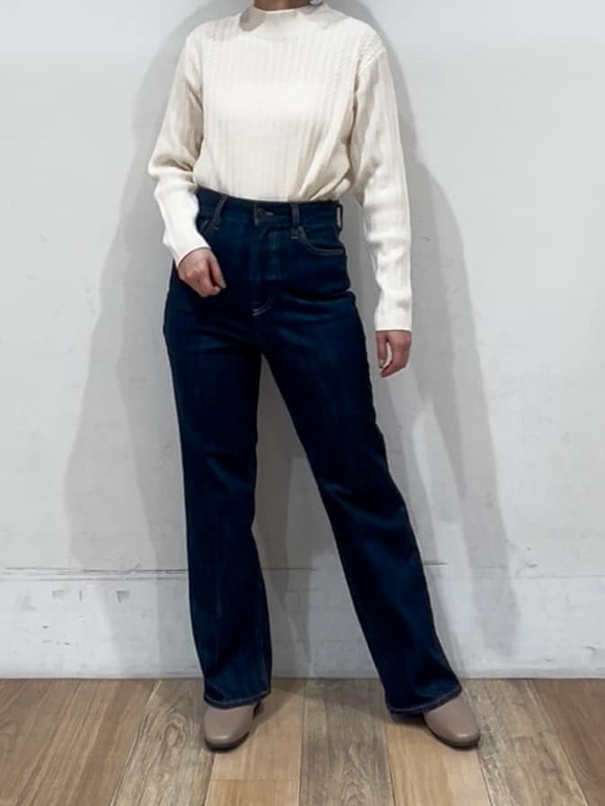 山さんさんの「grove｜【美シルエット/選べる着丈】大人のためのソフトフレアーデニム」を使ったコーディネート