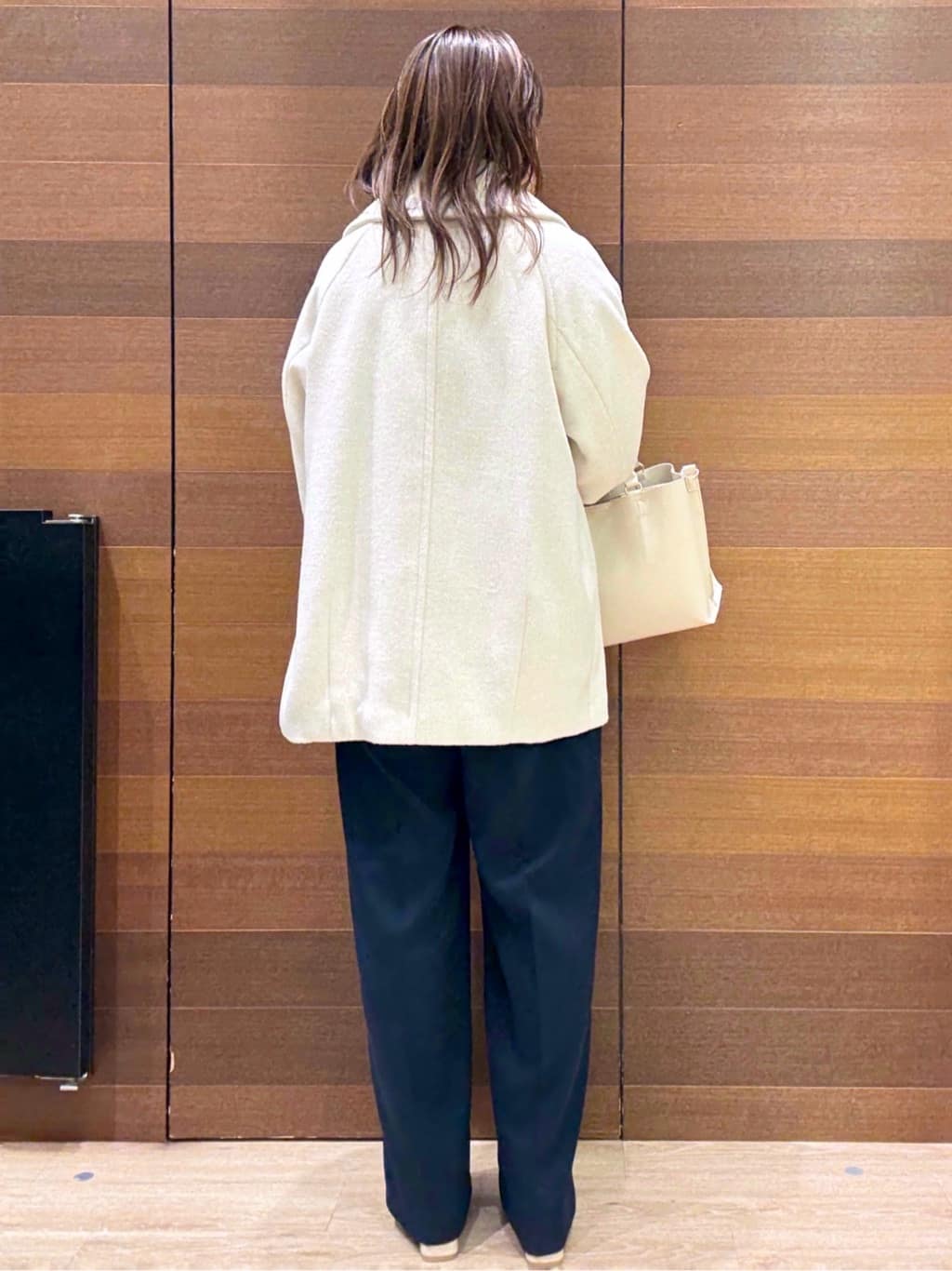 maichiさんの「OPAQUE.CLIP｜カシミヤブレンドウールミドルピーコート」を使ったコーディネート