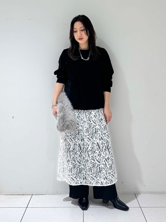 そんさんの「INDIVI｜【洗える／選べる8色】トーンアップニット」を使ったコーディネート